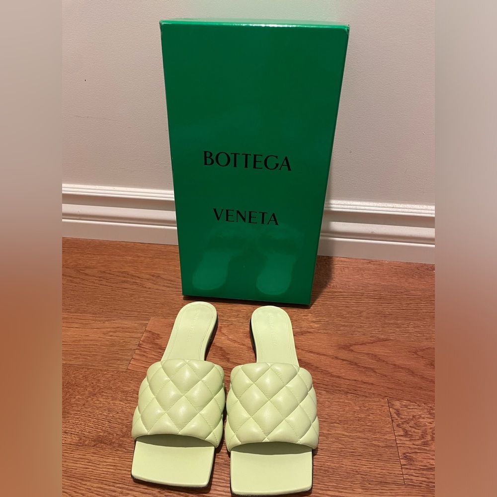Bottega Veneta Nappa Matelass Padded Sandal - size 36C Brand New! 💯 authentic!